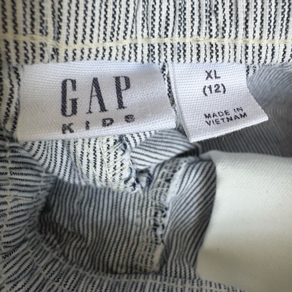Gap Navy and White Shorts - Picture 4 of 4
